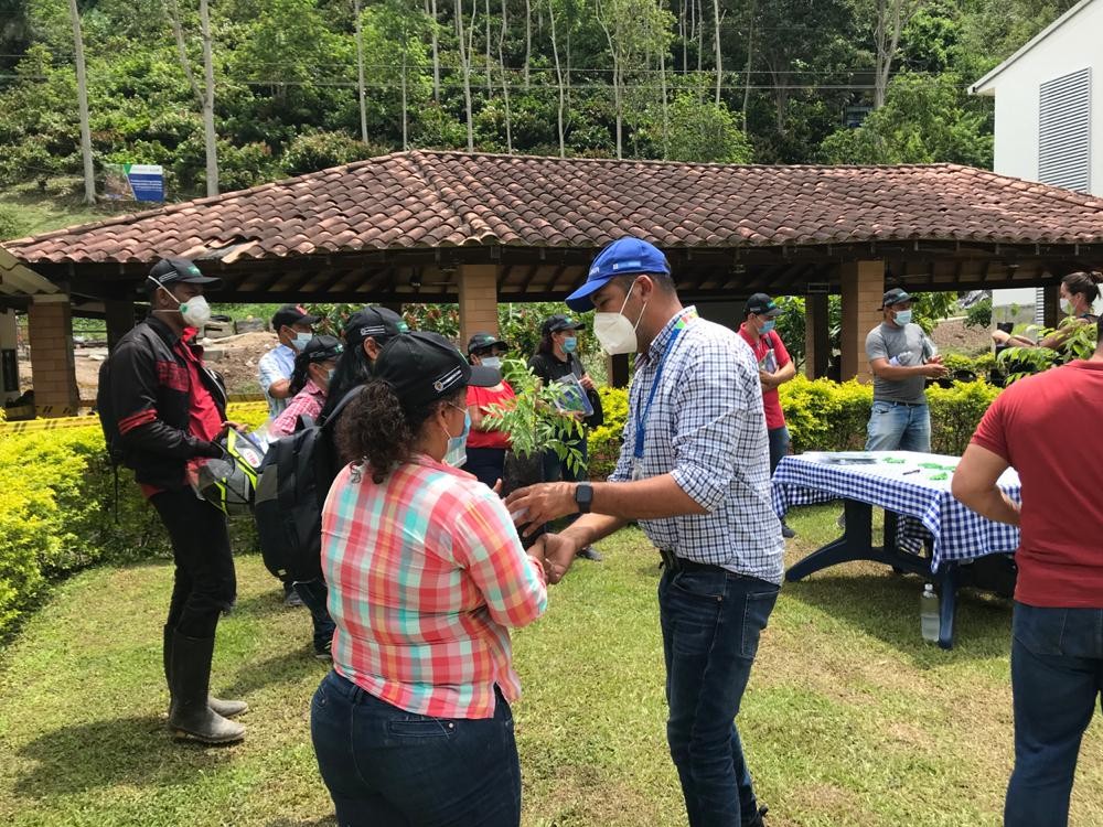 El Centro de Investigación La Suiza dirigió actividades durante el Día del árbol