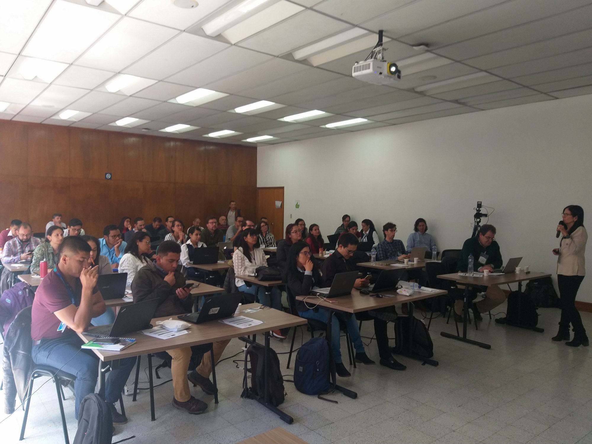 En Tibaitatá Investigadores Colombianos Y Extranjeros Se Capacitaron En La Utilización De Información Genómica Para La Conservación Y Manejo De Los Recursos Zoogenéticos2 AGROSAVIA