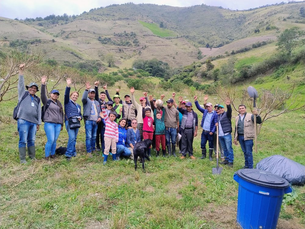 ICA y AGROSAVIA identificaron necesidades de capacitación en durazno 