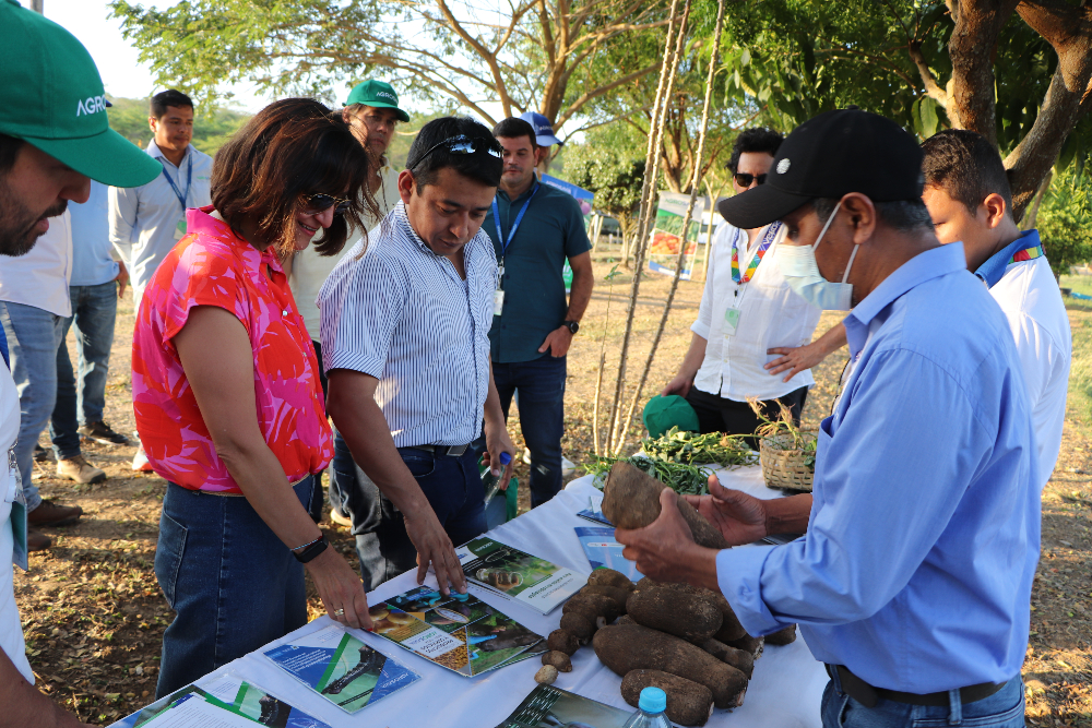 Ministro de Ciencia, Tecnología e Innovación visitó AGROSAVIA y su sede El Carmen de Bolívar. 