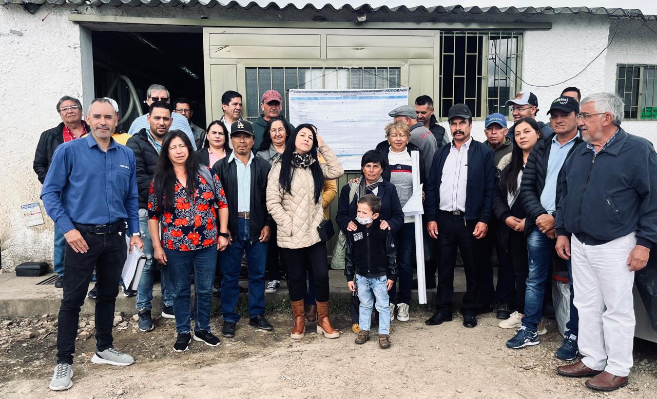 Plan de finca: Metodología para la gestión productiva y financiera de fincas ganaderas de Colombia.
