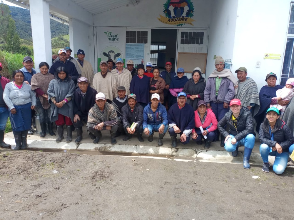 Fomentando escenarios participativos para mejorar la competitividad de productores lecheros de Nariño