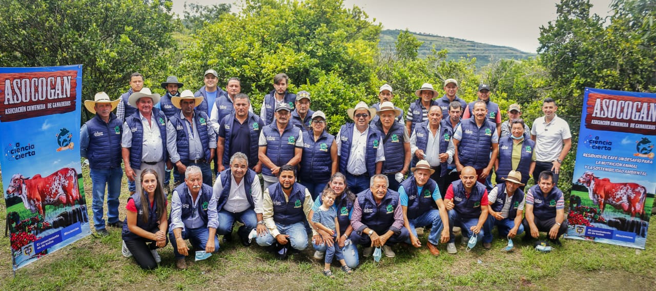 ASOCOGAN y AGROSAVIA firman convenio para beneficiar pequeños productores de Santander