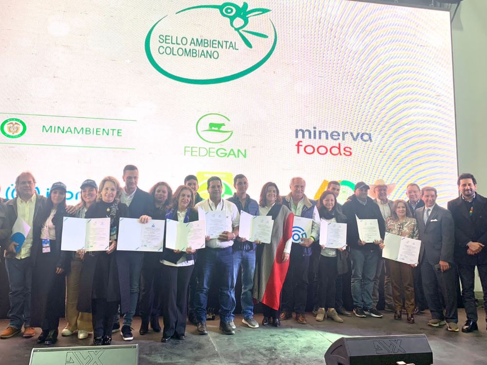 The Commercial Livestock Program of the Turipaná Research Center receives the distinction of the Colombian Environmental Seal granted by the Ministry of Environment